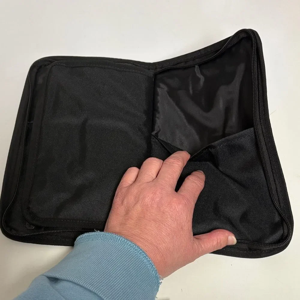 NWT Thirty-One Black and White Makeup Bag